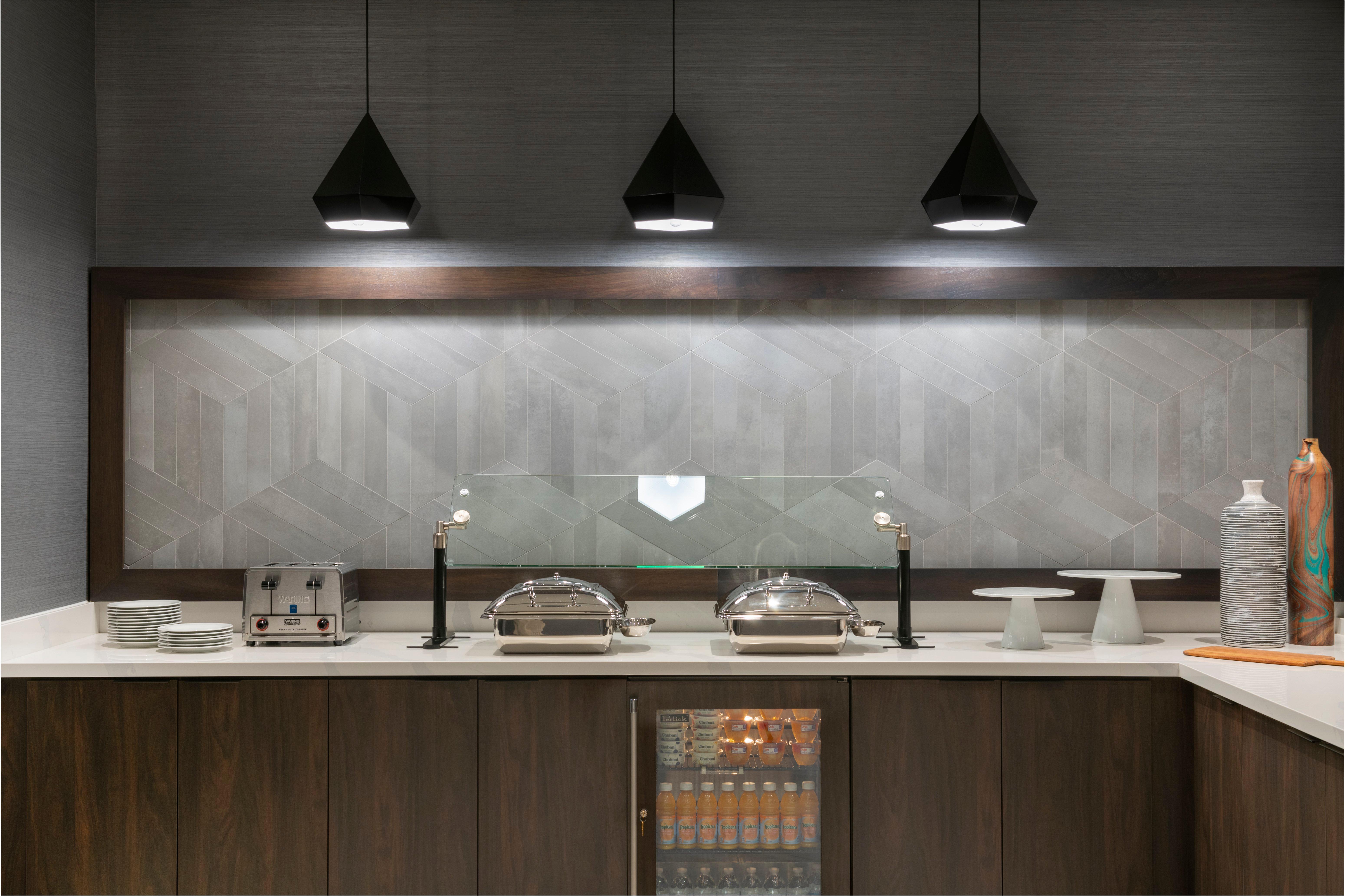 Holiday Inn Express - Boston Logan Airport - Revere By Ihg Экстерьер фото